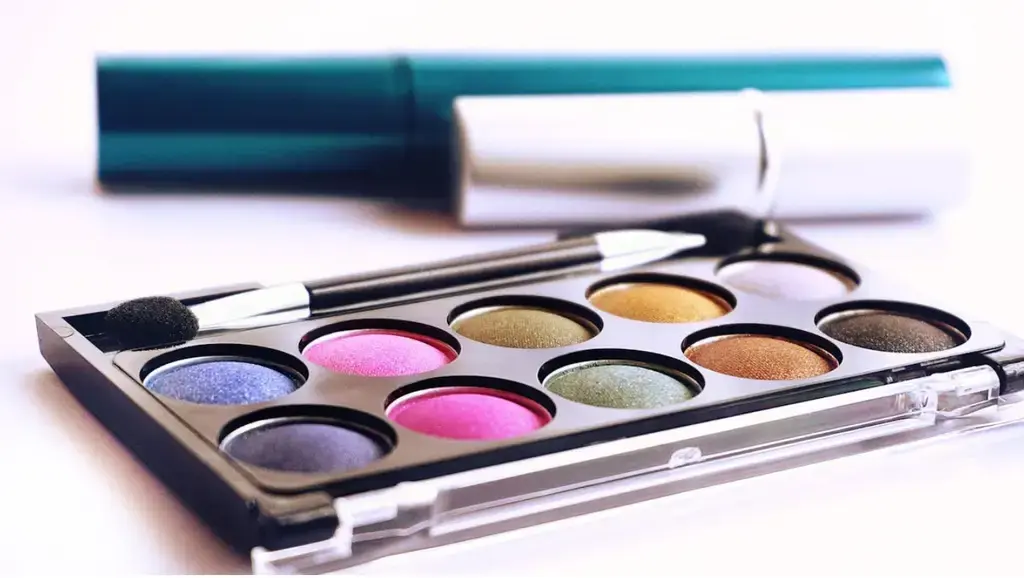 KissMe粉餅：台灣美妝界的超夯底妝神器